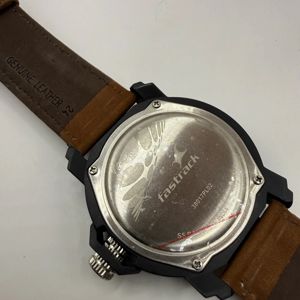 Fastrack Men's Analog Silver Dial Leather Strap Watch (New Battery) Case 51mm